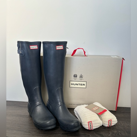 Hunter WOMENS ORIG SLIM ZIP Navy, Tall With White Insert Socks Bundle Size 9 NWT - Picture 1 of 10
